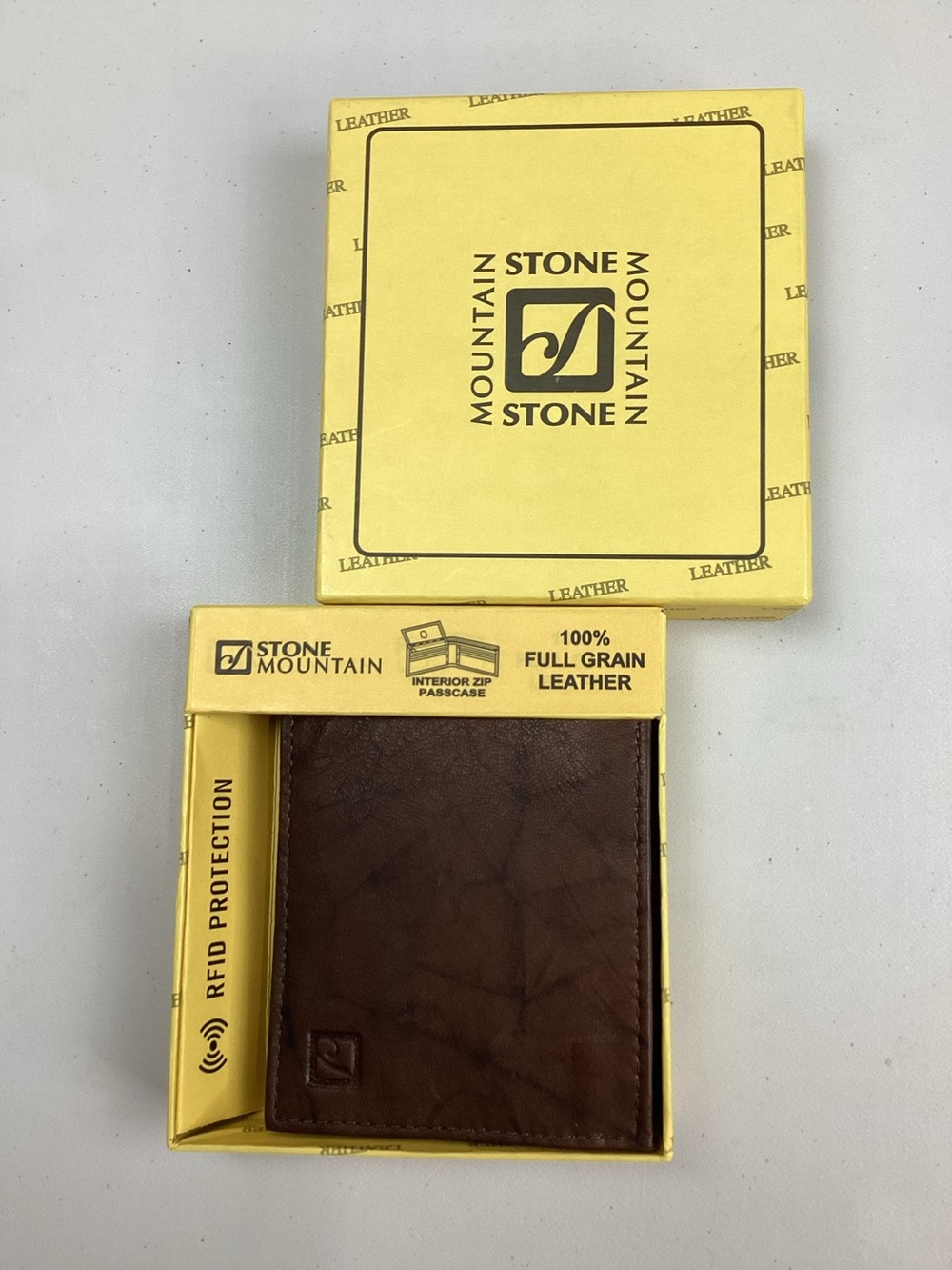 Stone Mountain Brown Leather Bifold Wallet RFID Blocking Zip Passcase New In Box